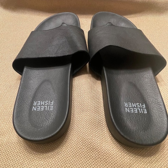 EILEEN FISHER Black leather Slide, Size 7, Good condition - Picture 3 of 9